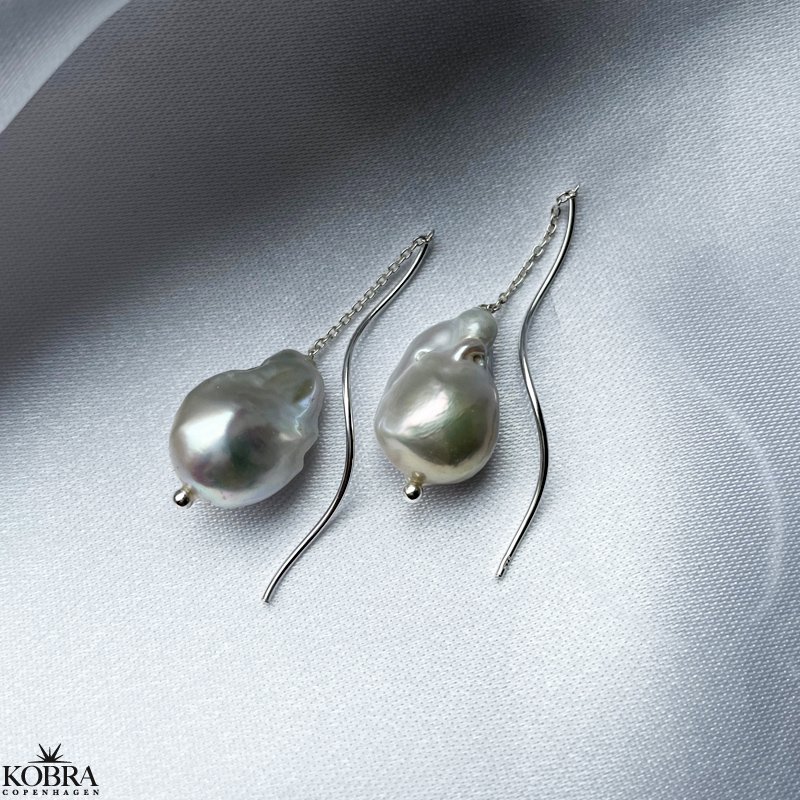 "Creek" store hvide ferskvandsperler  i slv med curvy reringe