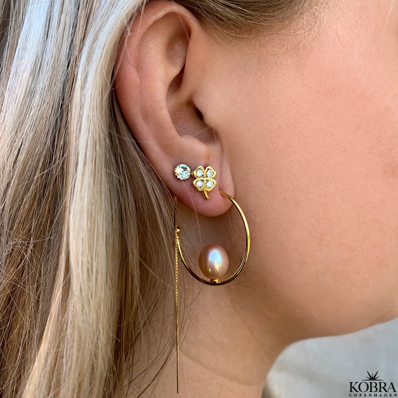 Firkl�ver �reringe med sten i 18 karat forgyldt