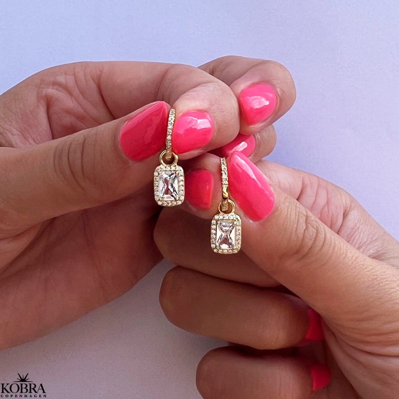 "Wiona" gold earrings with large zirconia stone