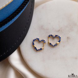 "Mikami" sm� guld hjerte �reringe med bl� sten