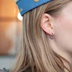 "Mikami" sm� guld hjerte �reringe med bl� sten