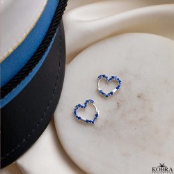 "Mikami" sm� s�lv hjerte �reringe med bl� sten