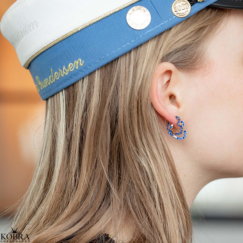 "Mikami" sm� guld hjerte �reringe med bl� sten