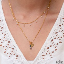 Studenterhalskde i guld med mini hue og Rd eller Bl vedhng