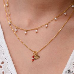 Studenterhalskde i guld med mini hue og Rd eller Bl vedhng