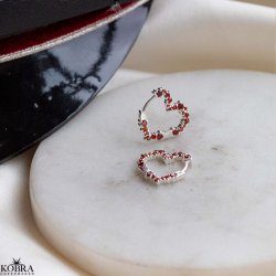 "Mikami" sm� s�lv hjerte �reringe med r�de sten