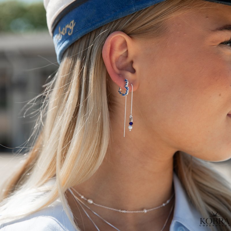 "Elina" s�lv �retr�de til Studenten med m�rkebl� og hvide perler