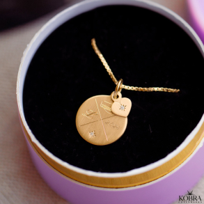 Studenter smykke i guld til studinen // halskde med indgravering