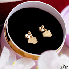 Sm� h�ndlavet Studenterhuer �reringe i guld