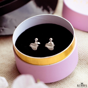 Sm hndlavet Studenterhuer reringe i slv