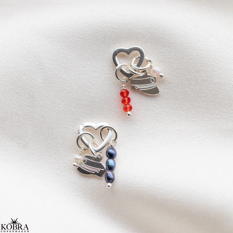 Studenter smykke / vedhng, komplet med 3 charms og hjerte lukning i slv