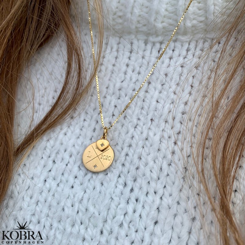 Round "Rocket" cross engraving necklace with stones in gold