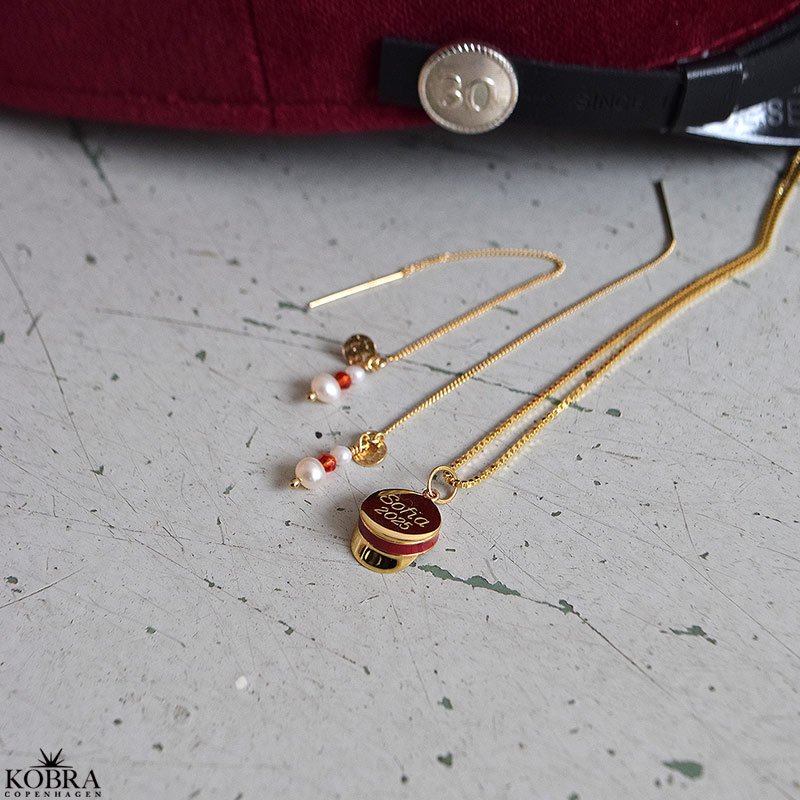 "Elina" guld retrde til Studenten med rde og hvide perler