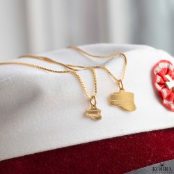 Studenterhue i guld med gravering