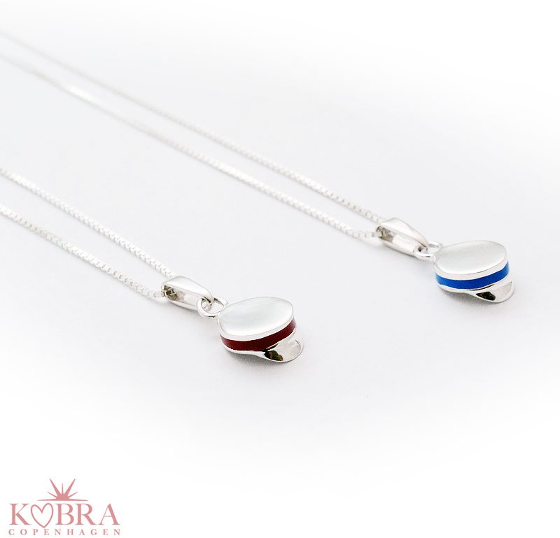 Bl� studenterhue, s�lv halsk�de med mulighed for personlig gravering