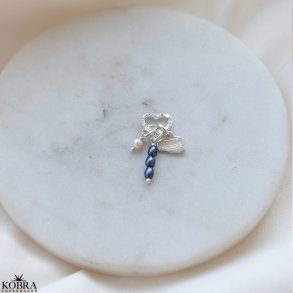 Studenter smykke / vedhng (bl hue) - med 3 charms og hjerte lukning i slv med zirkonia