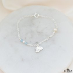 Studenter armbnd i slv med hue-vedhng og bl akvamariner