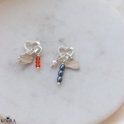 Studenter smykke / vedh�ng (bl� hue) - med 3 charms og hjerte lukning i s�lv med zirkonia