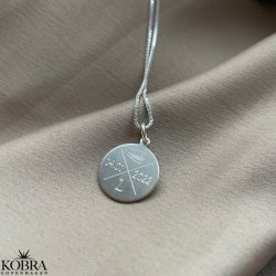 Studenter halskde med krydsgravering slv