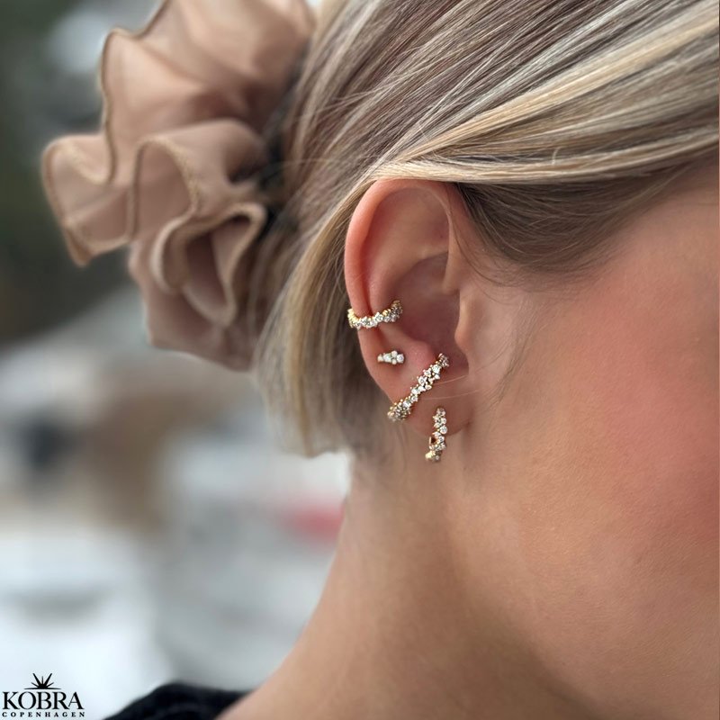 "Mikami" gold hoopshoop with stones and unique design (medium)