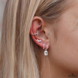 "Trudy" Slv earcuff med kors og sten