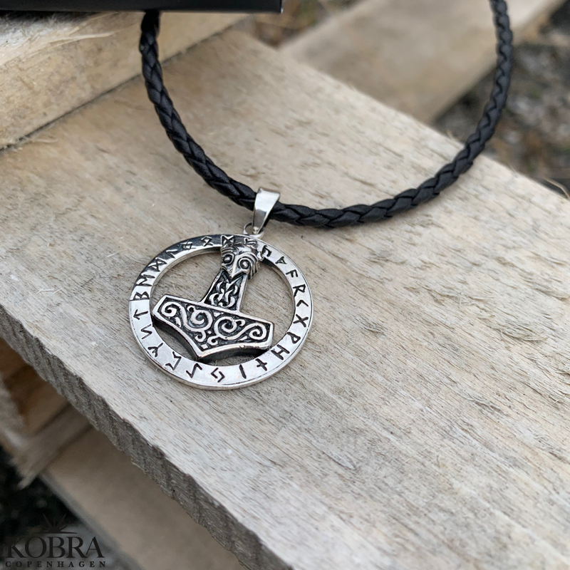 "Thor" lderhalskde med Thors hammer i slv