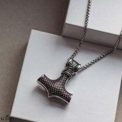 "Norse" R stlhalskde med Thors hammer