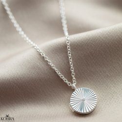 "Tony" lille rund slvmedaljon med sten