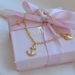 Gold bracelet with Faith Hope and Love