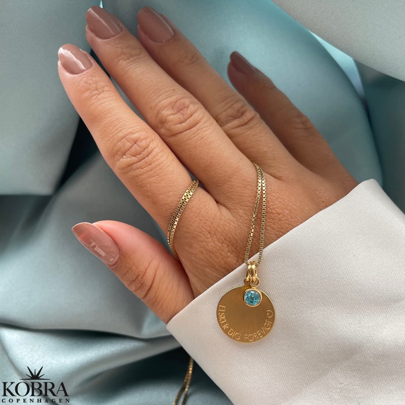 "Triumf" guld amulet halskęde med gravering
