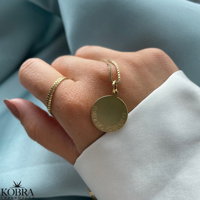 "Triumf" guld amulet halskęde med gravering