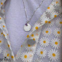 "Triumf" slv amulet halskde med din personlige gravering 