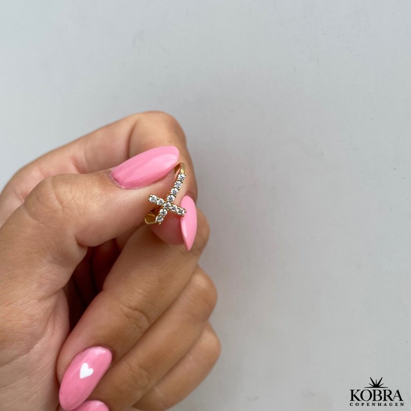 "Trudy" forgyldt kors earcuff med sten