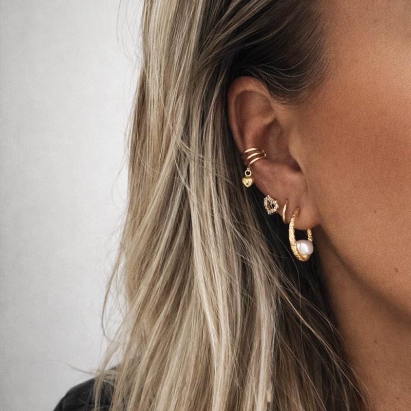 "Lumi" ear cuff with heart in 18k gold-plated silver