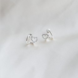 "Twin Heart" 2-i-1 �restikker med hjerter i s�lv