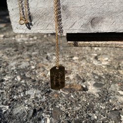 "Tyler" Dogtag in gold with personal engraving