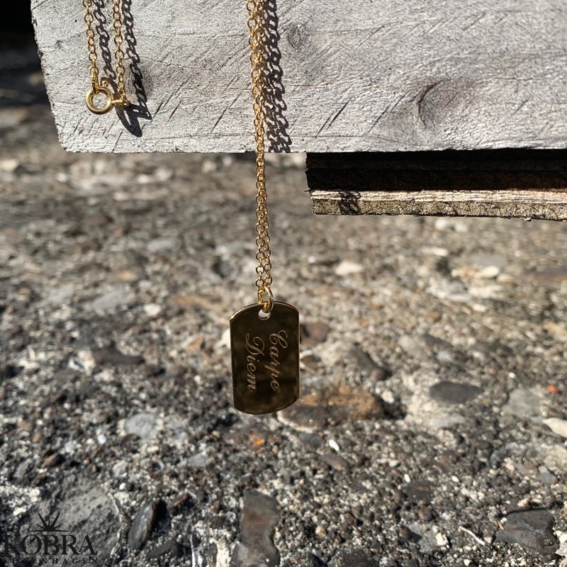 "Tyler" Dogtag in gold with personal engraving