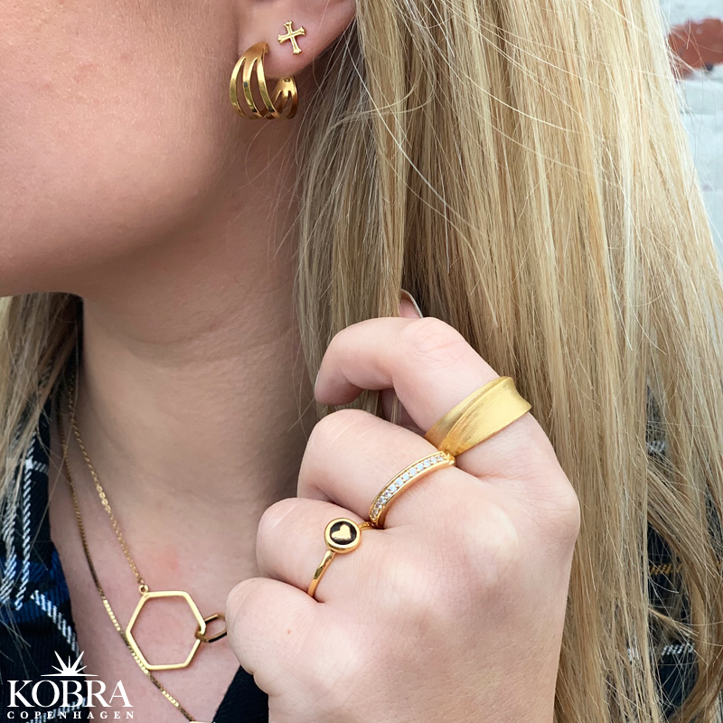"Cassidy" guld ring med sten og kde