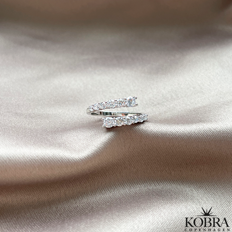 "Adine" slv ring med sten