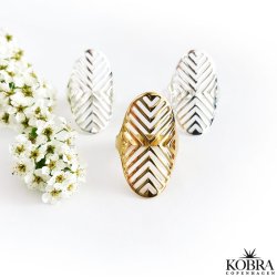 "Victory Hollow" 18 karat forgyldt V ring