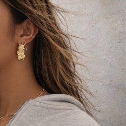 "Mira" Sculptural �reringe i guld