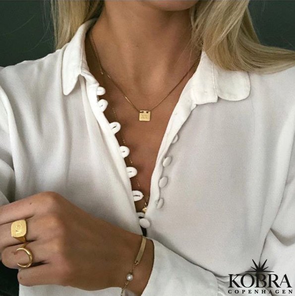 "Hey" guld halskde med personlig gravering