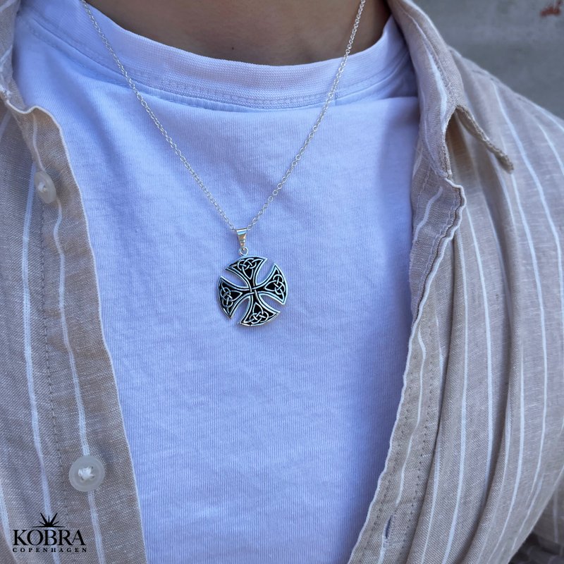 "Gorm" Vikingehalskde med keltisk kors i sterling slv