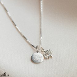 "Vita" Livets Tr halskde med lille personlig graveret amulet i sterling slv