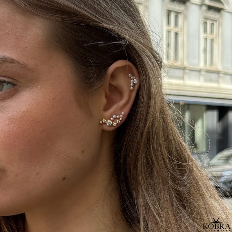 "Casablanca" 18 karat forgyldte perlereringe med lille drbe