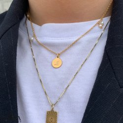 "Wilma" pearl necklace with mini id tag in gold plated