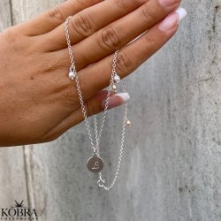 "Wilma" pearl necklace with mini id tag in silver