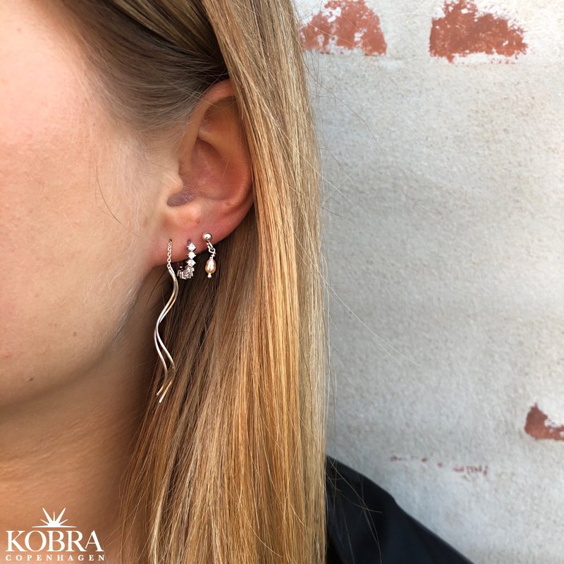 "Wilma" small pearl earrings in sterling silver freshwater pearls