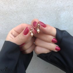 "Wilma" small gold plated pearl earrings  with peach colored pearls