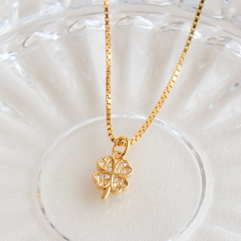 "Wish" gold fourclover necklace with stones